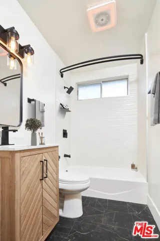 204 N Manhattan Place, Los Angeles, California 90004