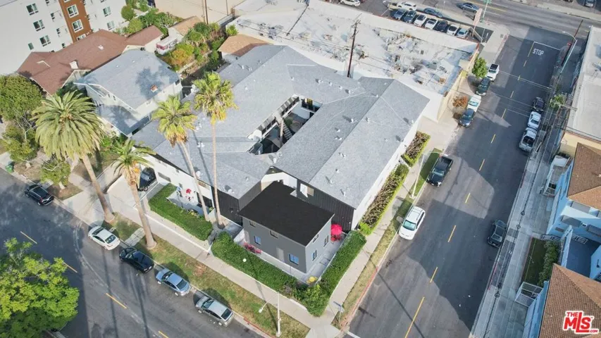 204 N Manhattan Place, Los Angeles, California 90004