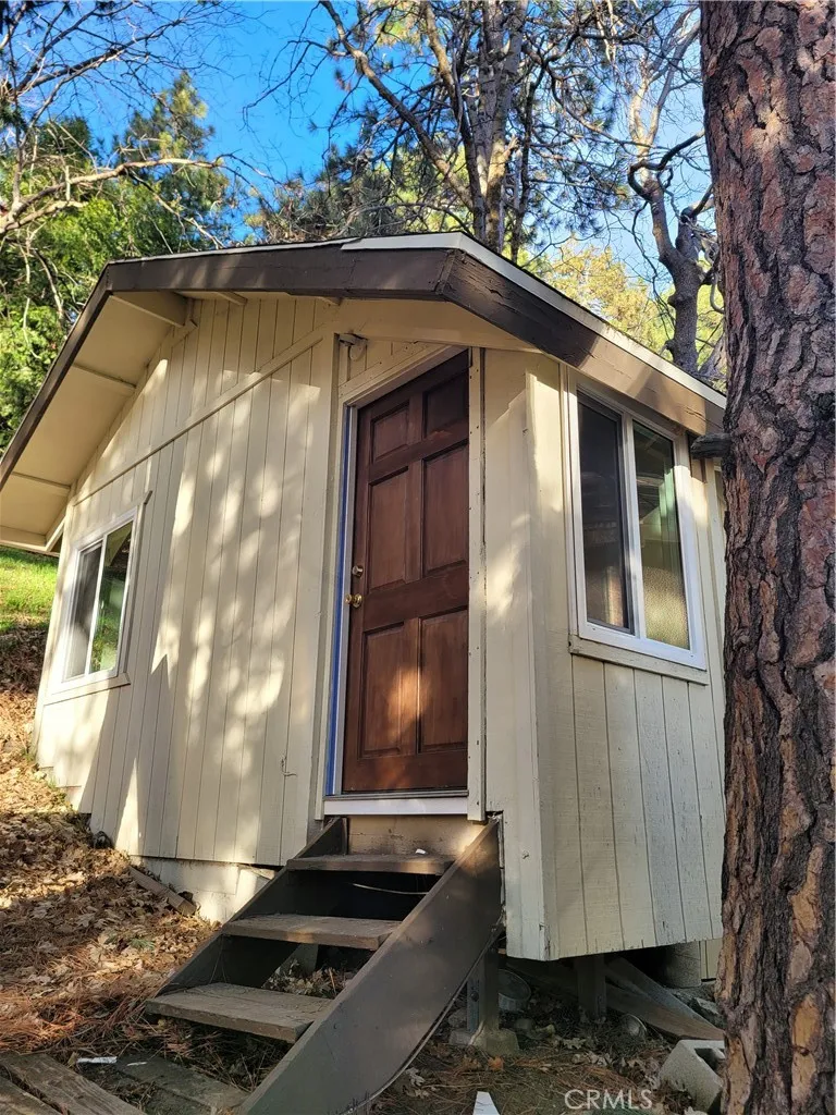 31612 City Creek Road, Running Springs, California 92382 home-pic-16