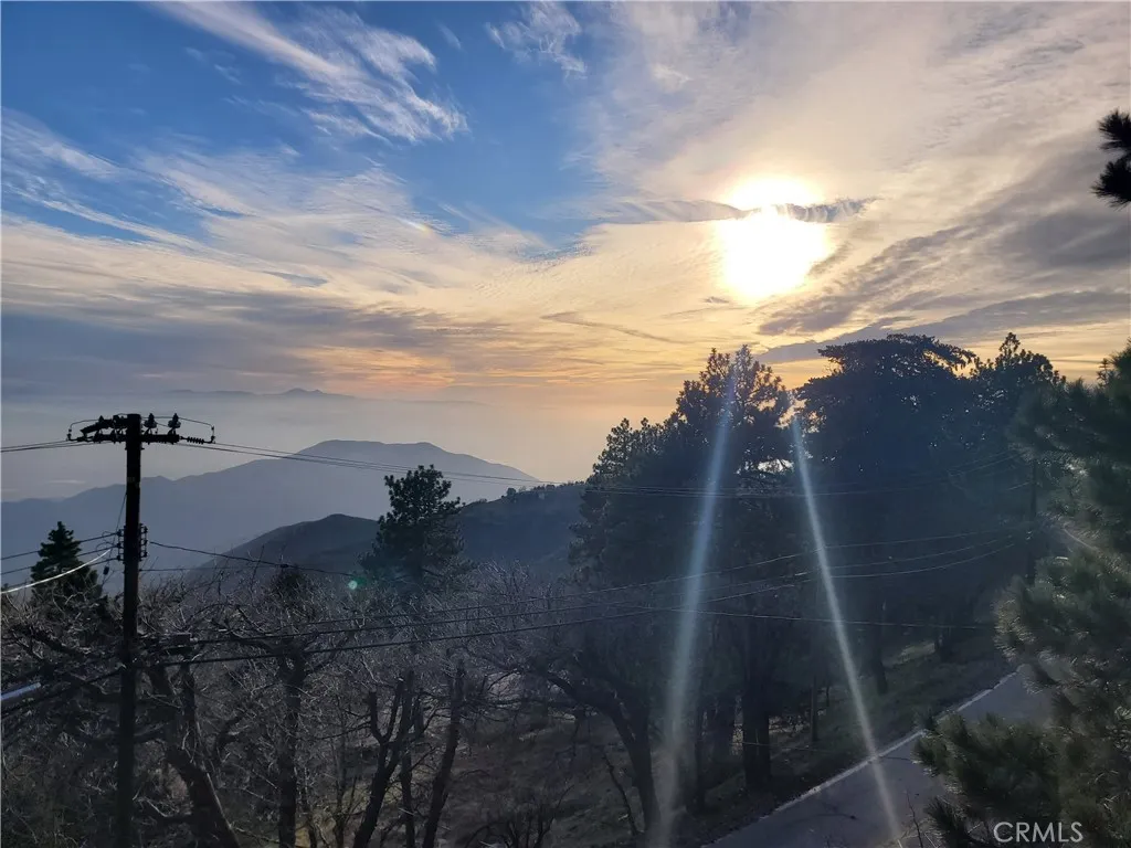 31612 City Creek Road, Running Springs, California 92382 home-pic-19