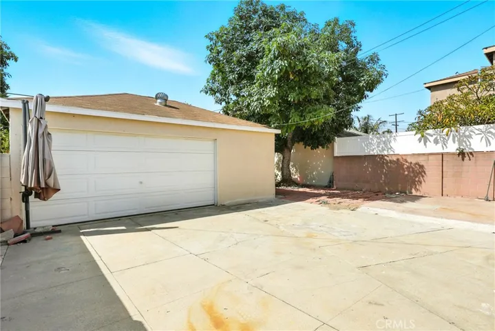 2732 Indiana Avenue, South Gate, California 90280