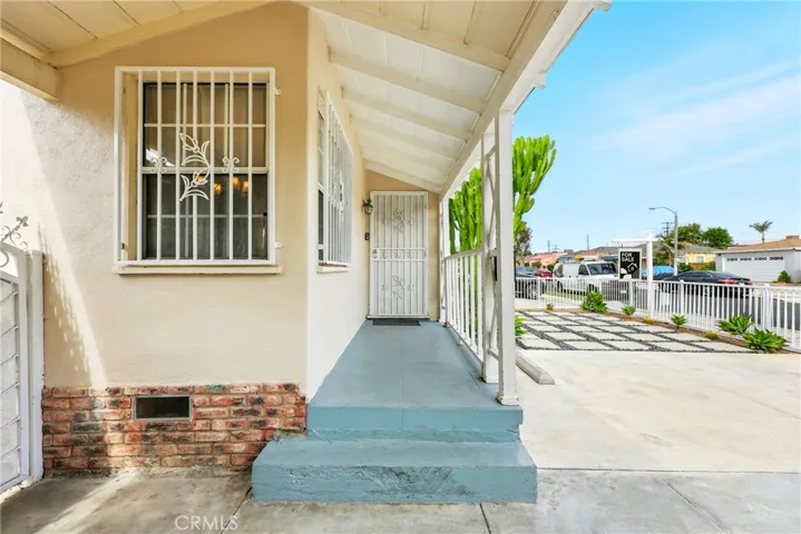 2732 Indiana Avenue, South Gate, California 90280
