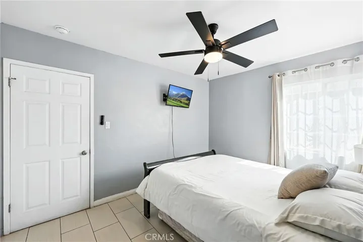2732 Indiana Avenue, South Gate, California 90280