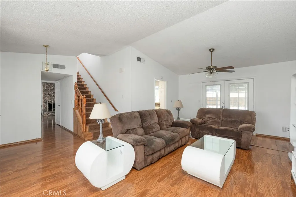 949 Dolly Drive, Lake Elsinore, California 92530 home-pic-5