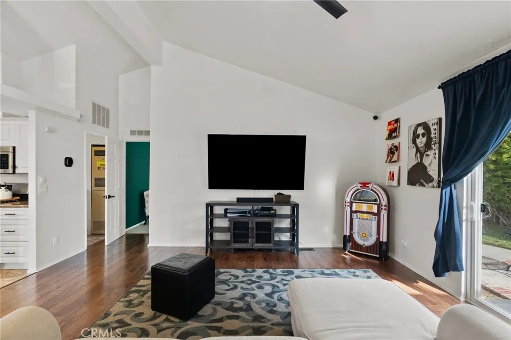 20095 Shadow Island Drive, Canyon Country, California 91351 home-pic-4