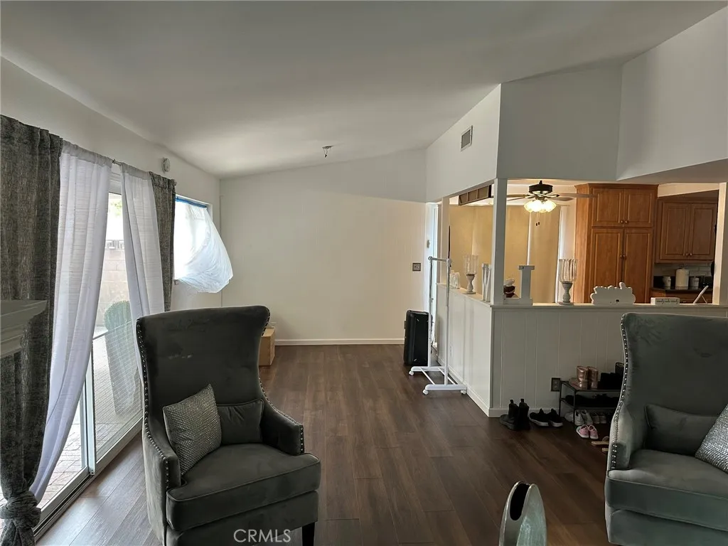 2752 Wanda Ave, Simi Valley, California 93065 home-pic-7
