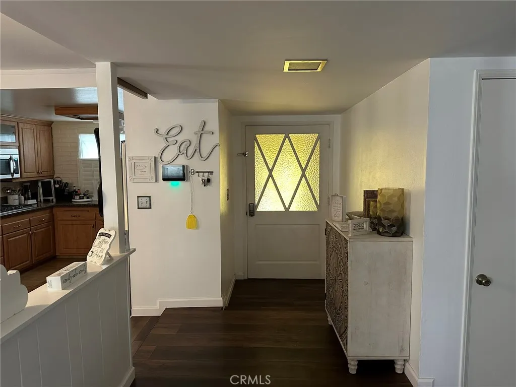 2752 Wanda Ave, Simi Valley, California 93065 home-pic-8