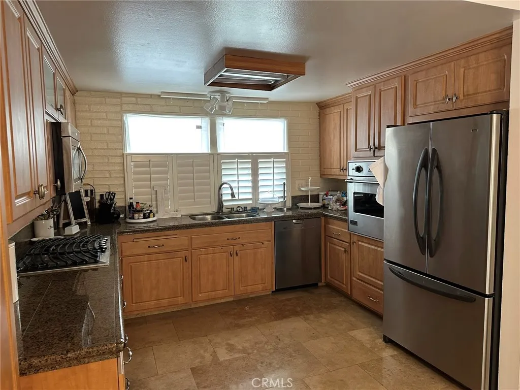 2752 Wanda Ave, Simi Valley, California 93065 home-pic-9