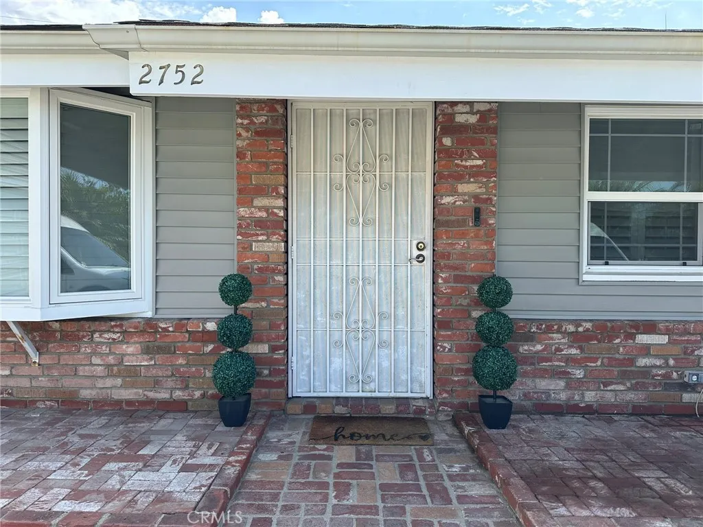 2752 Wanda Ave, Simi Valley, California 93065 home-pic-2