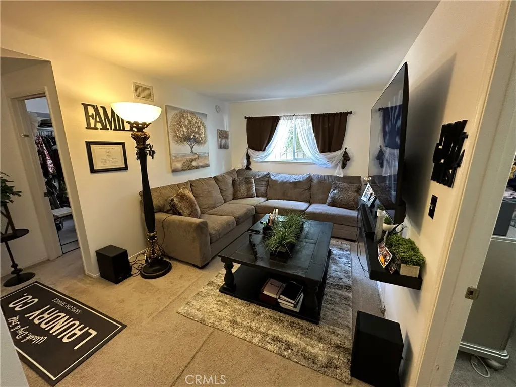 2752 Wanda Ave, Simi Valley, California 93065 home-pic-26