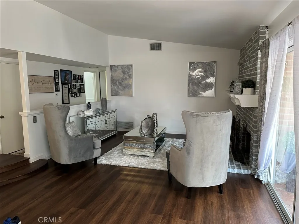 2752 Wanda Ave, Simi Valley, California 93065 home-pic-14