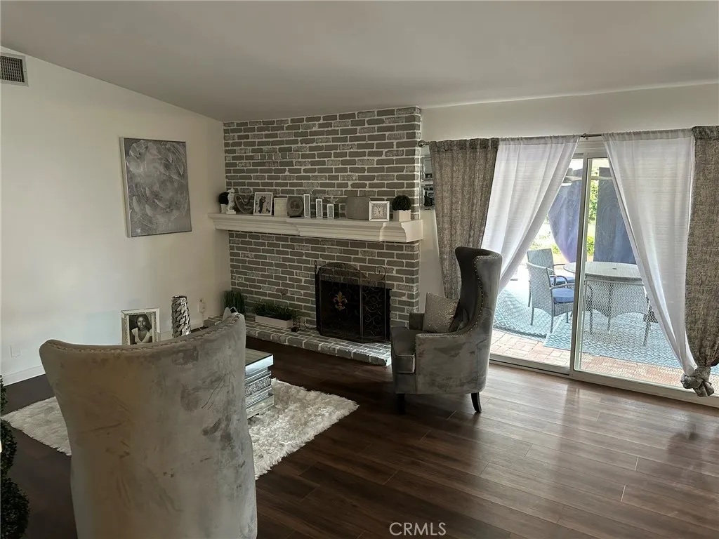 2752 Wanda Ave, Simi Valley, California 93065 home-pic-4