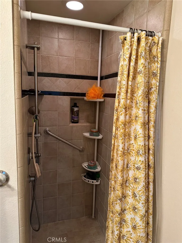 2752 Wanda Ave, Simi Valley, California 93065 home-pic-20