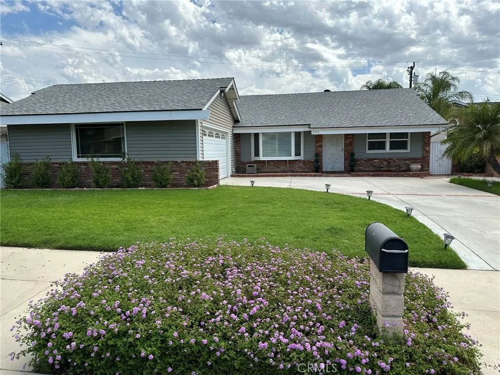2752 Wanda Ave, Simi Valley, California 93065 home-pic-1