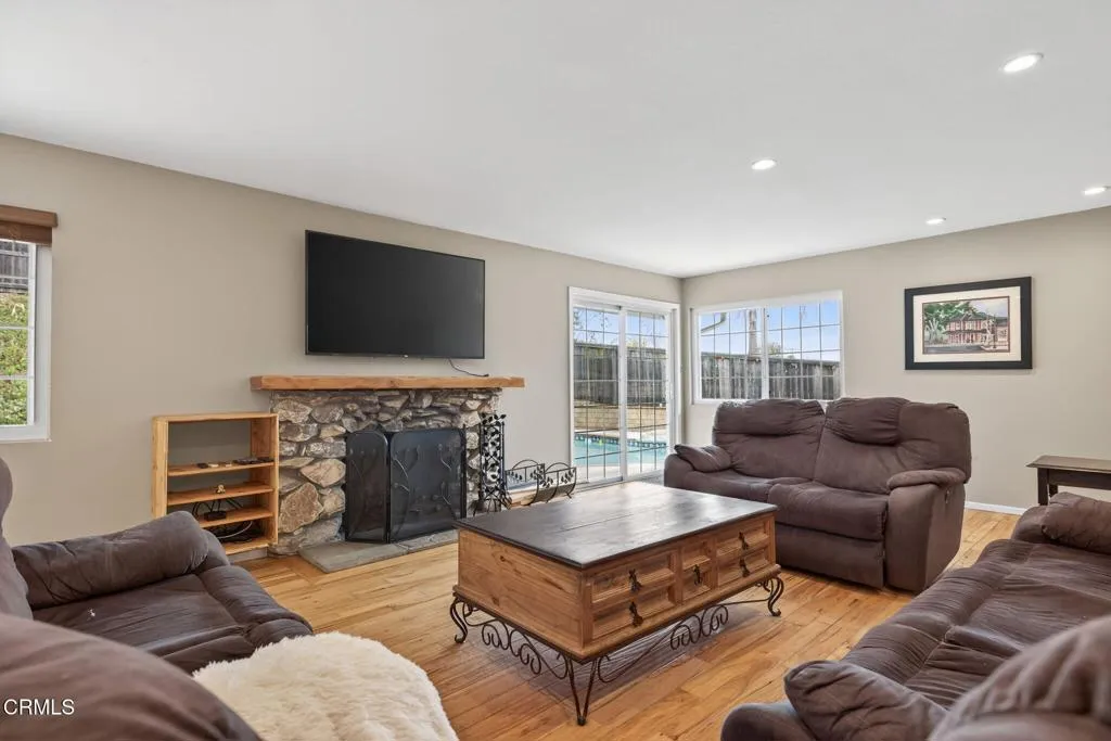 1018 Via Arroyo, Ventura, California 93003 home-pic-3