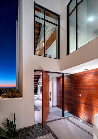 732 The Strand, Hermosa Beach, California 90254