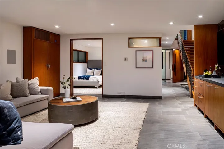 732 The Strand, Hermosa Beach, California 90254