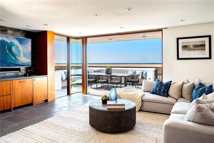 732 The Strand, Hermosa Beach, California 90254