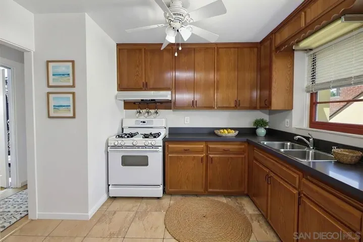 Upstairs kitchen  - virtual staging