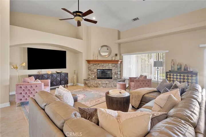 21408 Us Highway 18, Apple Valley, California 92307