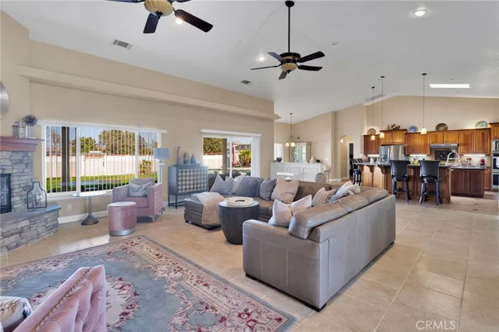 21408 Us Highway 18, Apple Valley, California 92307