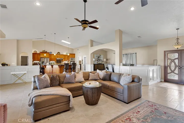 21408 Us Highway 18, Apple Valley, California 92307