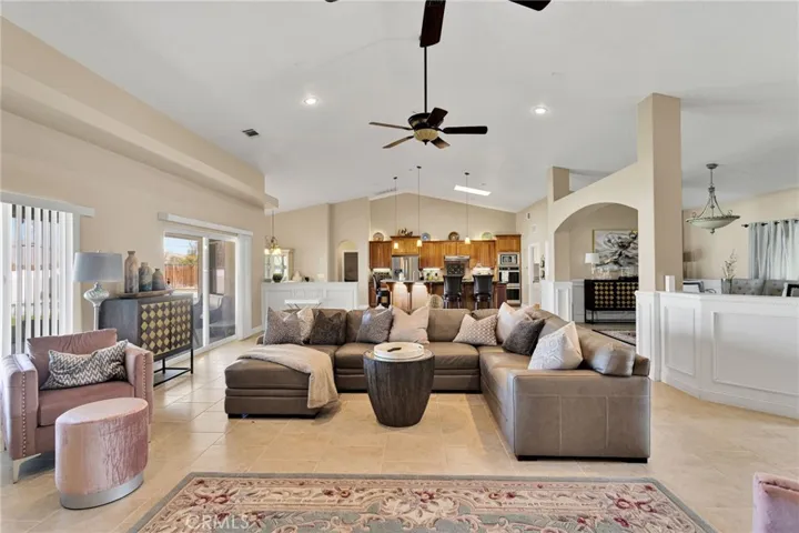 21408 Us Highway 18, Apple Valley, California 92307