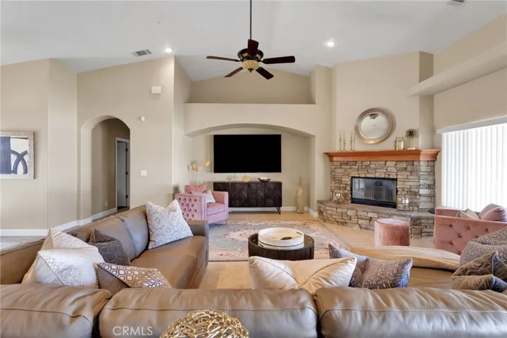 21408 Us Highway 18, Apple Valley, California 92307