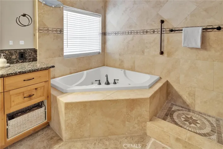 21408 Us Highway 18, Apple Valley, California 92307