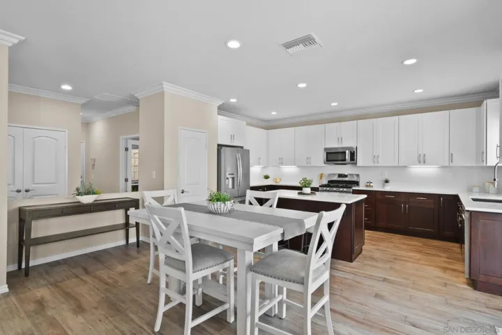 852 Via Barquero, San Marcos, California 92069