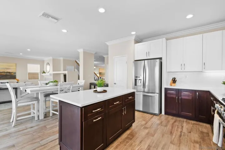 852 Via Barquero, San Marcos, California 92069