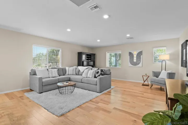 852 Via Barquero, San Marcos, California 92069