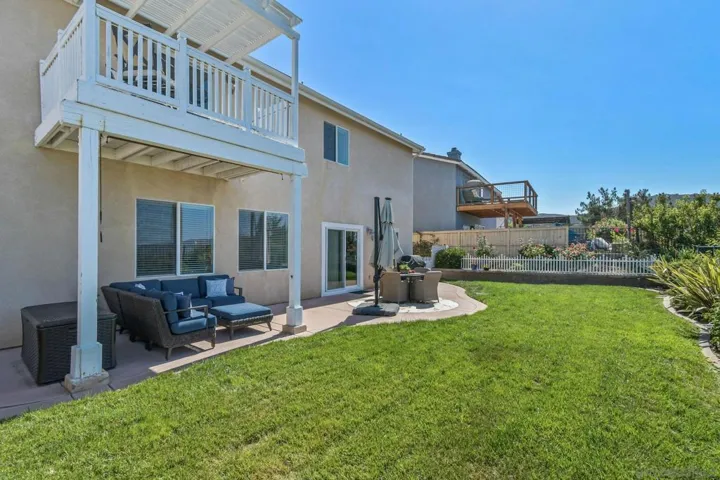 852 Via Barquero, San Marcos, California 92069