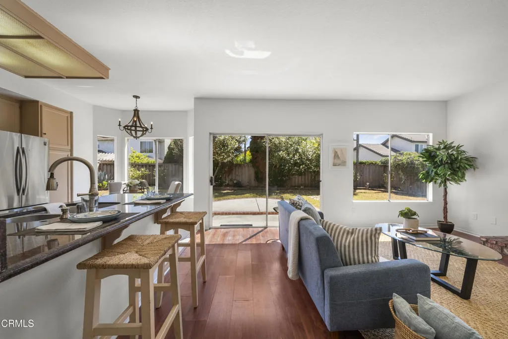 1950 Devonshire Drive, Oxnard, California 93030 home-pic-12