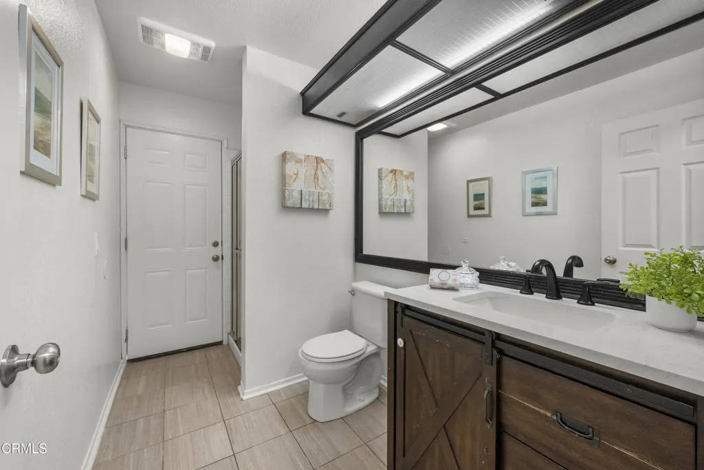 1950 Devonshire Drive, Oxnard, California 93030 home-pic-16