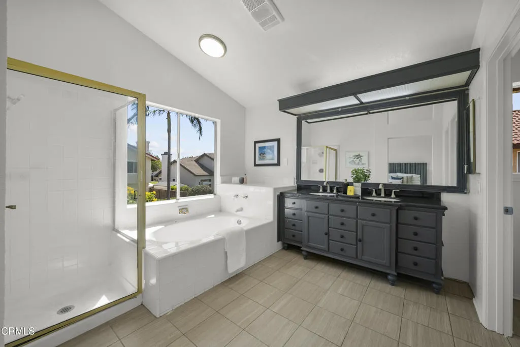 1950 Devonshire Drive, Oxnard, California 93030 home-pic-29