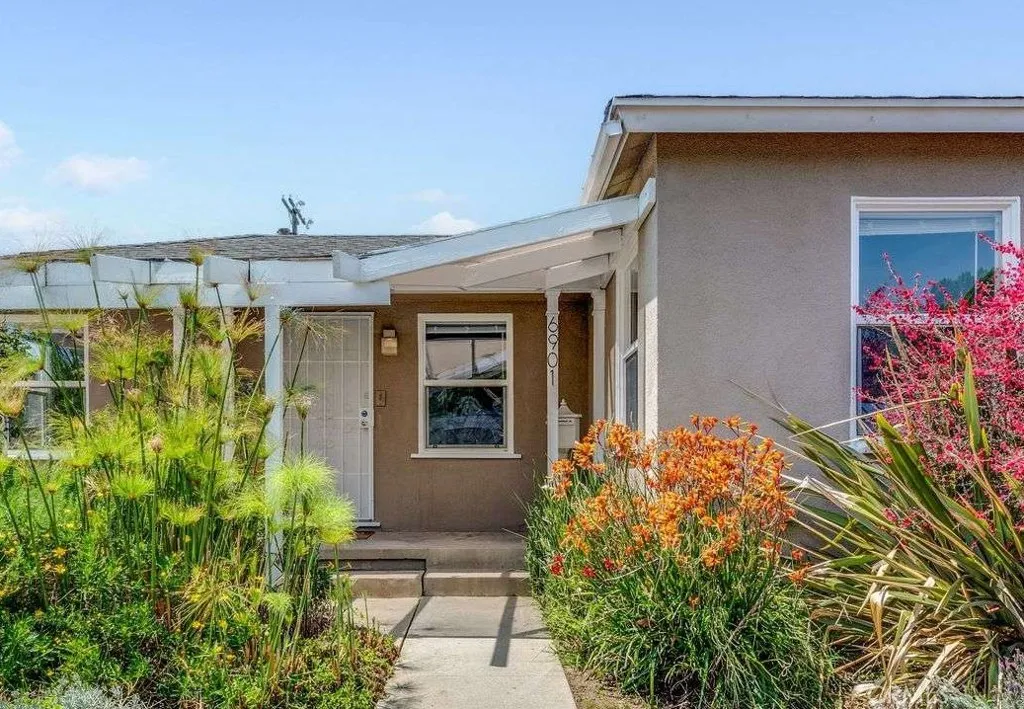 6901 Bertrand Avenue, Reseda, California 91335 home-pic-1