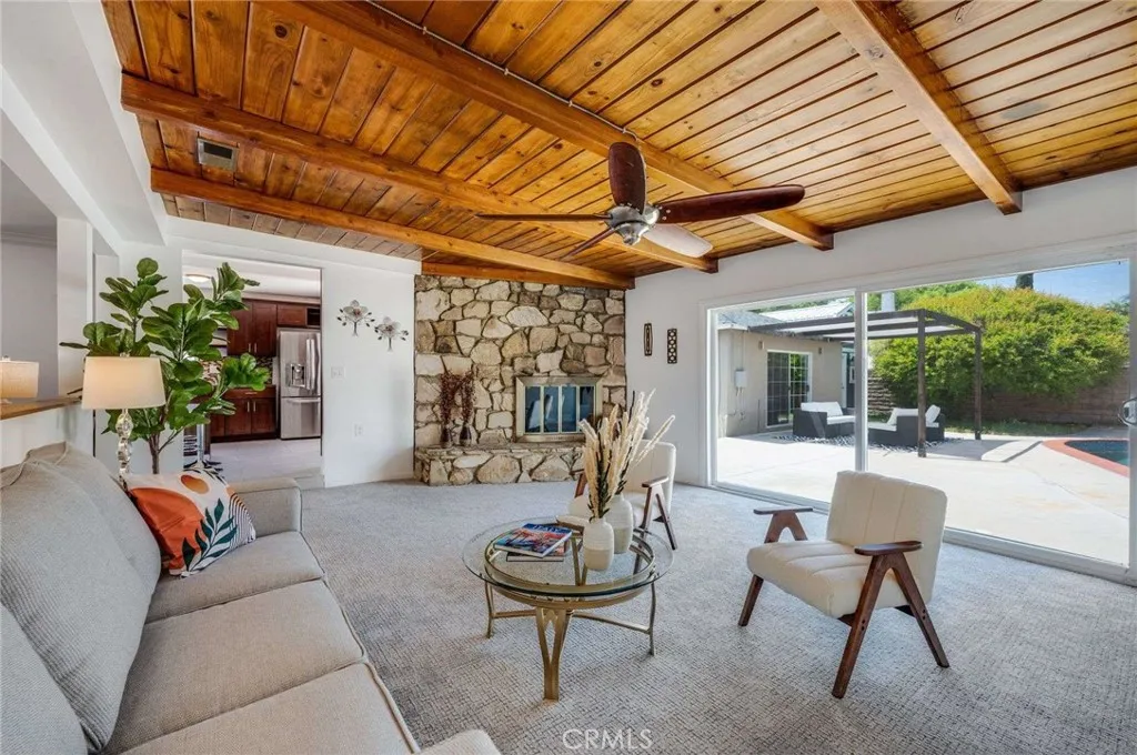 6901 Bertrand Avenue, Reseda, California 91335 home-pic-0