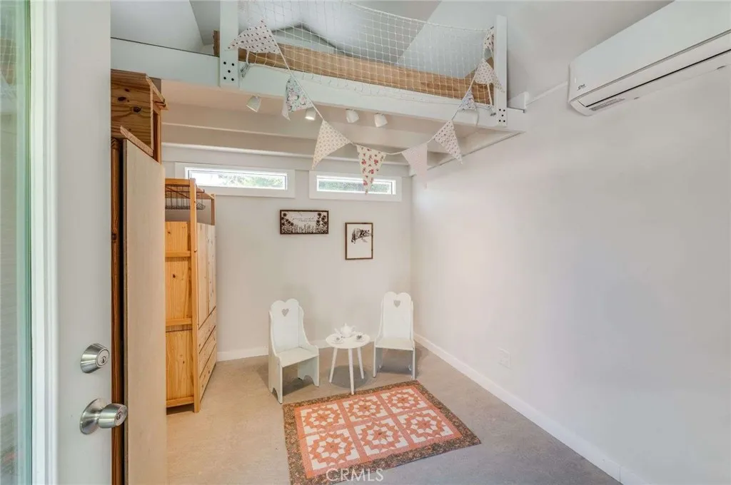 6901 Bertrand Avenue, Reseda, California 91335 home-pic-27