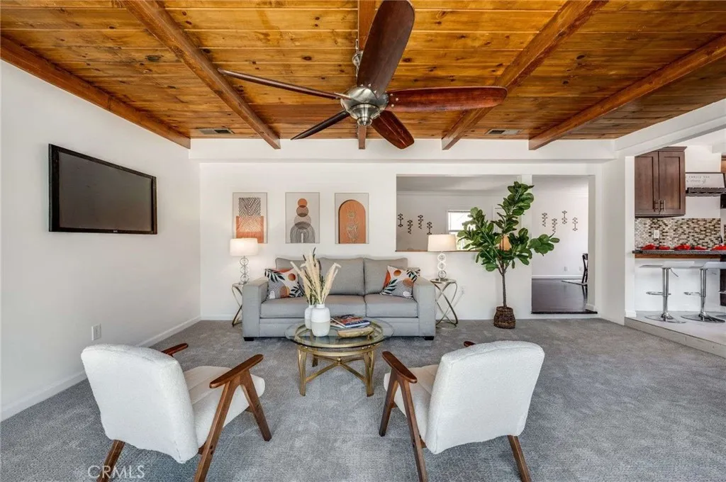 6901 Bertrand Avenue, Reseda, California 91335 home-pic-11