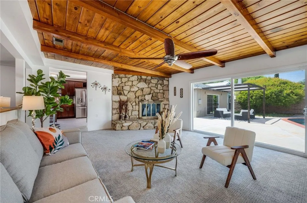 6901 Bertrand Avenue, Reseda, California 91335 home-pic-10