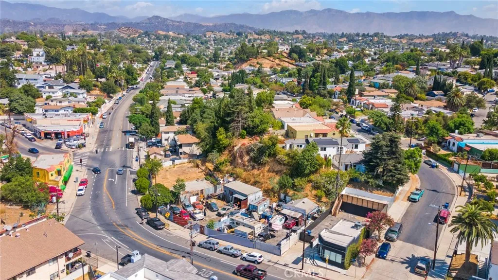 768 N Avenue 50, Los Angeles, California 90042 home-pic-18