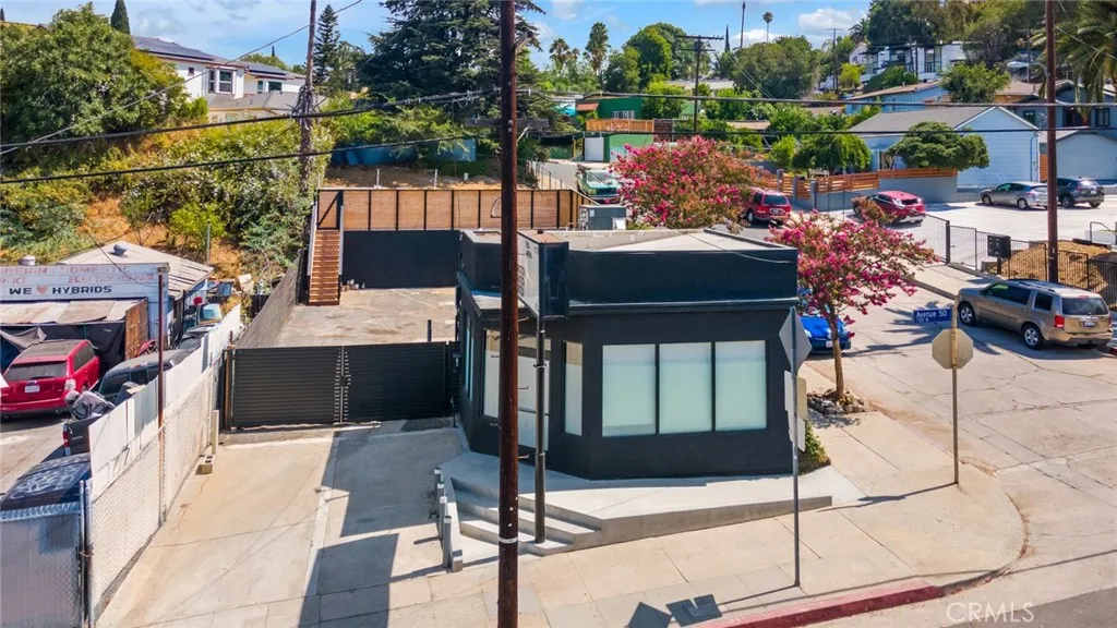 768 N Avenue 50, Los Angeles, California 90042 home-pic-16