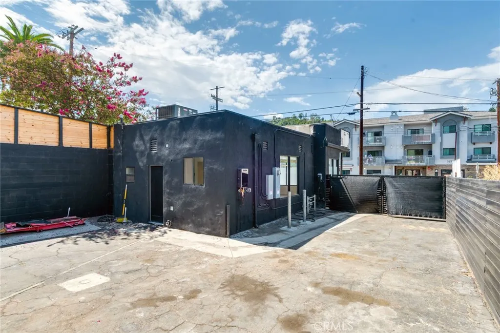 768 N Avenue 50, Los Angeles, California 90042 home-pic-11
