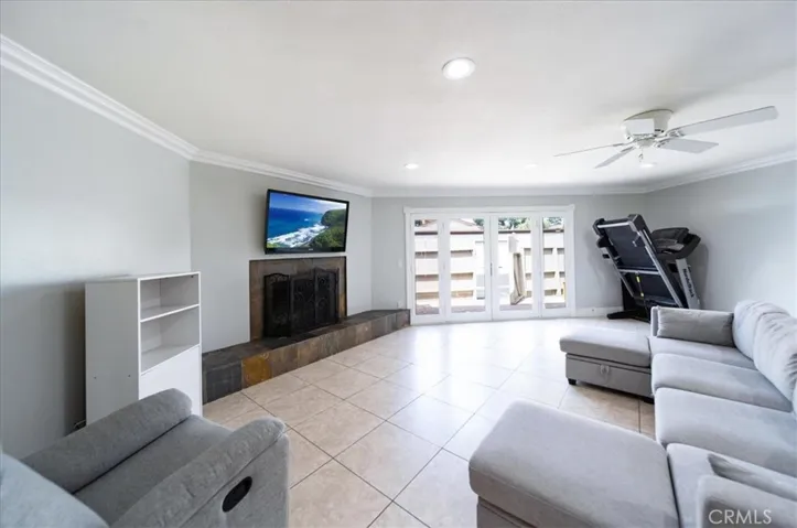 465 E 1st Street, Tustin, California 92780