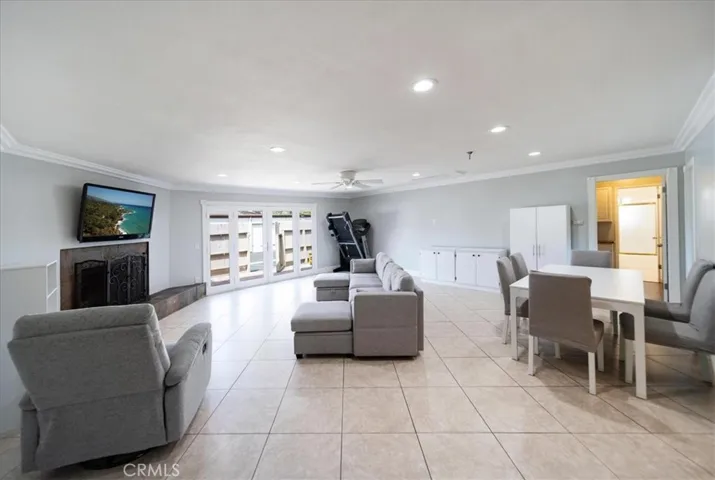 465 E 1st Street, Tustin, California 92780
