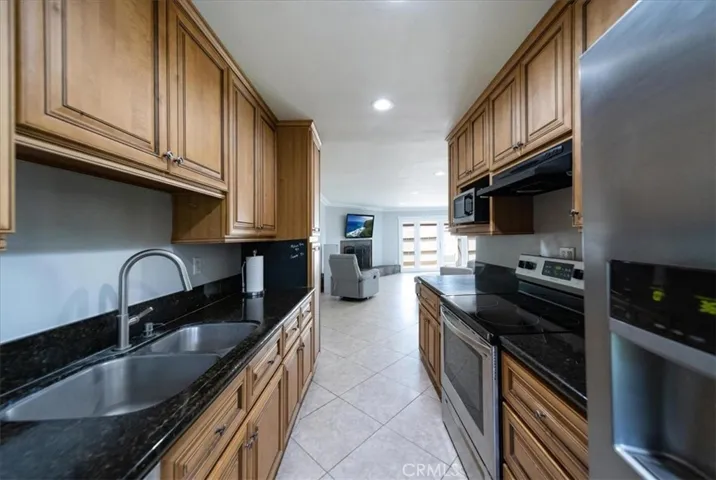 465 E 1st Street, Tustin, California 92780