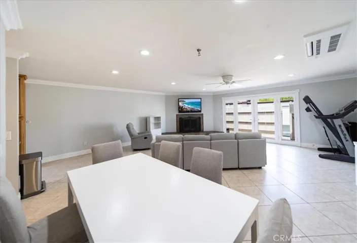 465 E 1st Street, Tustin, California 92780