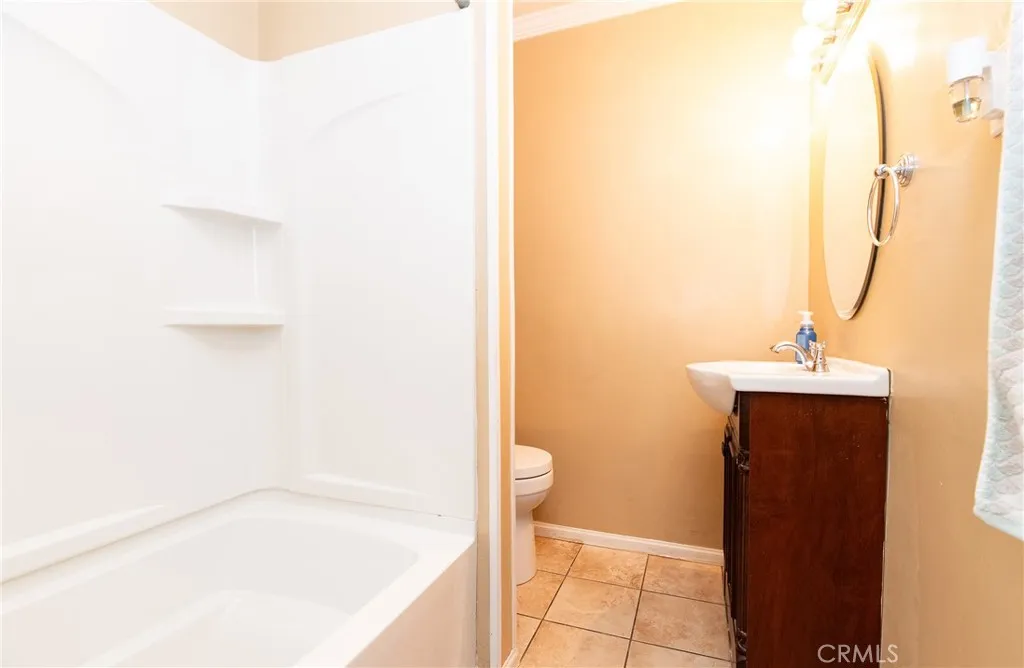 4750 W 133rd Street, Hawthorne, California 90250 home-pic-16
