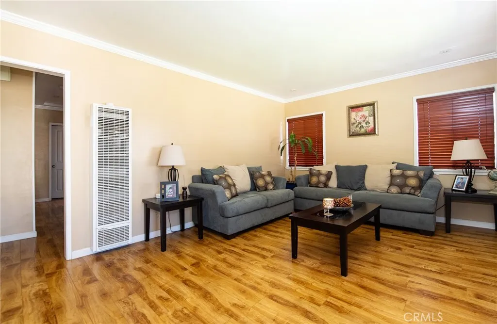 4750 W 133rd Street, Hawthorne, California 90250 home-pic-4